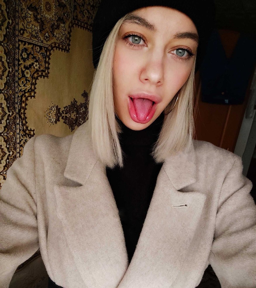 Света привлекальеная девушка из Павло-Федоровка цена от 3500 руб