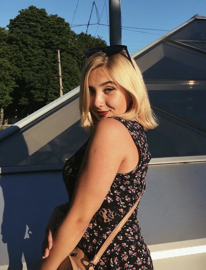 Индивидуалка Арина, доступна для личного знакомства от 9000 руб