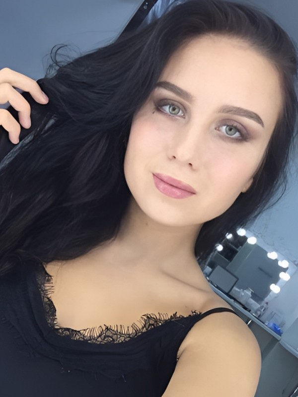 Дина привлекательная девушка из Павло-Федоровка цена от 10000 руб