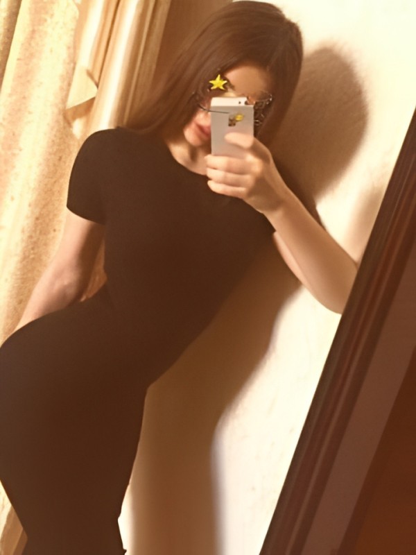 Эмма привлекательная девушка из Павло-Федоровка цена от 5000 руб