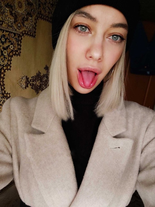 Света привлекательная девушка из Павло-Федоровка цена от 3500 руб