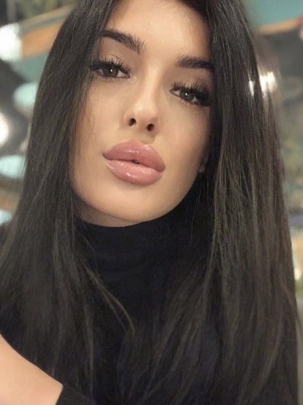 🎥 Влада привлекательная девушка из Павло-Федоровка цена от 6000 руб