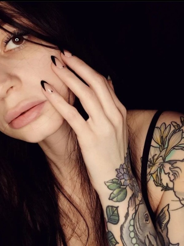 Дарья привлекательная девушка из Павло-Федоровка цена от 8000 руб