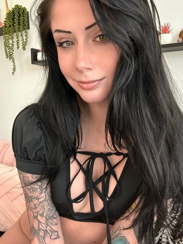 Яночка привлекательная девушка из Павло-Федоровка цена от 4000 руб