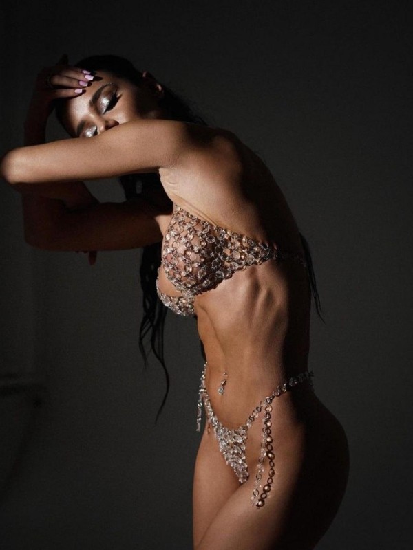 Клара привлекательная девушка из Павло-Федоровка цена от 6000 руб