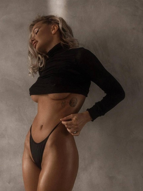 Тамара привлекательная девушка из Павло-Федоровка цена от 6000 руб